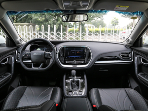 2018款1.5T 自动智行版 内饰全景