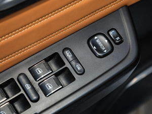 2018�� �п؅^