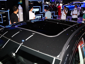2021款试装车 车顶