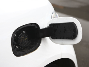 2020款360km 标准型 油箱盖