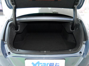 2022款555km 尊贵版 行李厢空间