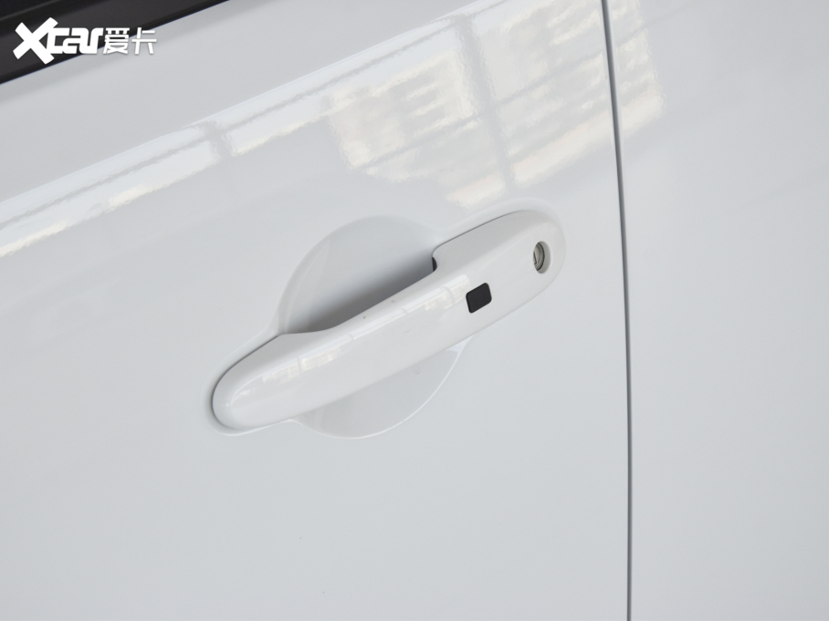 2022W؈ (j) 305km A F