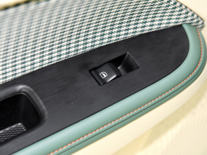 2022400km(bio)(zhn)m(x) F F ܇ƅ^(q)