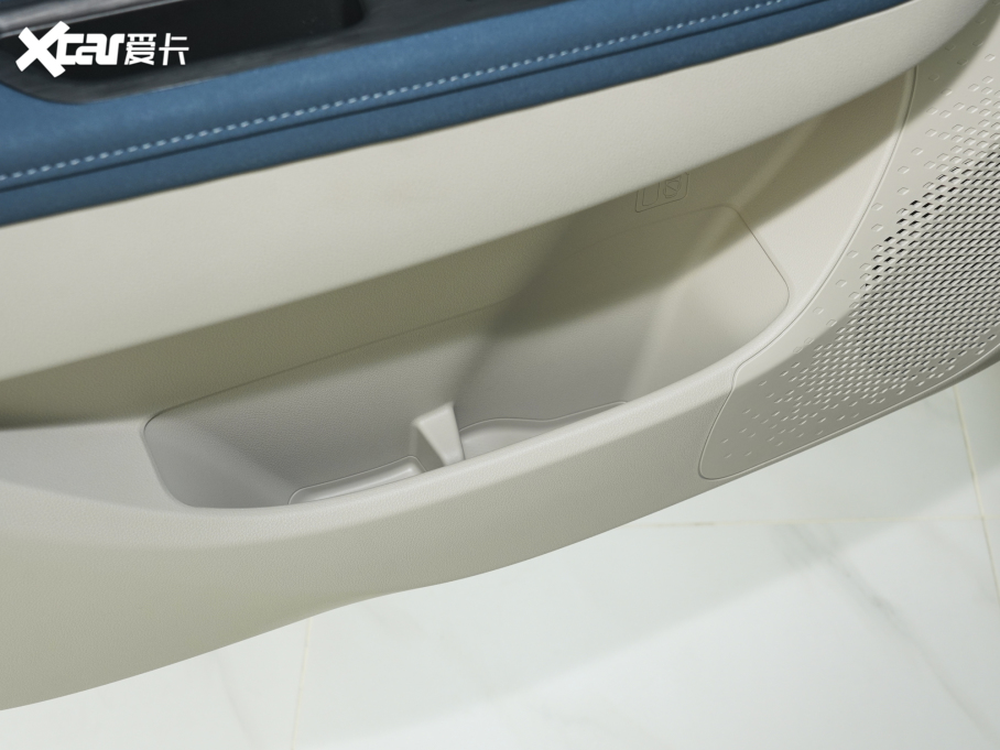 2023W؈ 401km˜m(x) F F