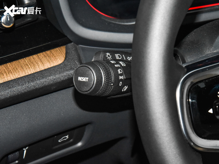 2020Polestar 2 ԇb܇