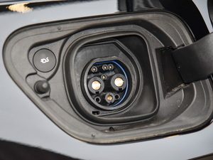 2020款试装车 油箱盖
