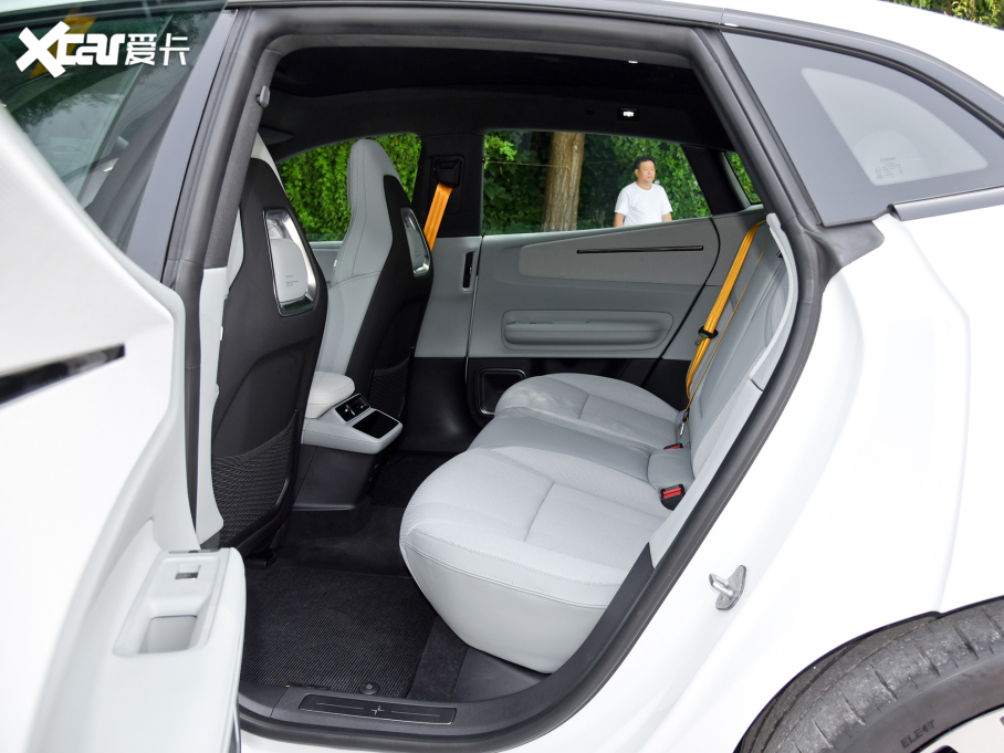 2023Polestar 4 p늙CPRO