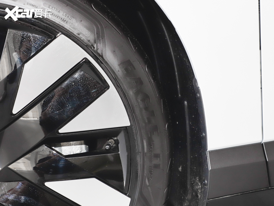 2024Polestar 4 p늙CLmPLUS