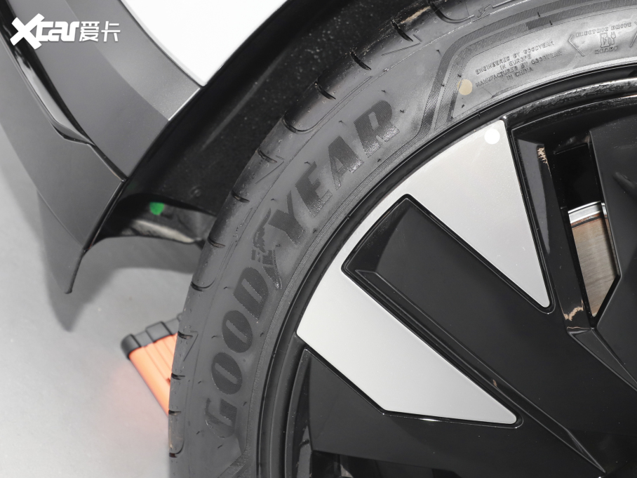 2024Polestar 4 p늙CLmPLUS