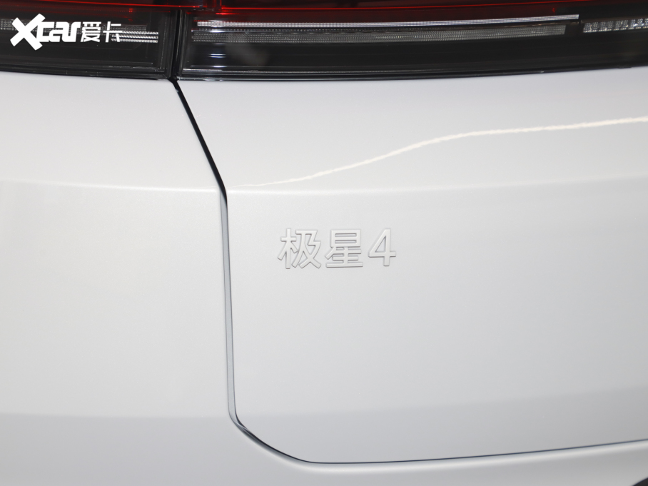 2024Polestar 4 p늙CLmPLUS