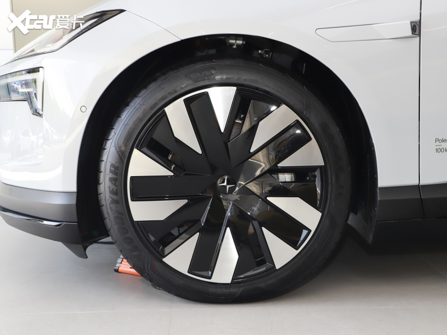 2024Polestar 4 p늙CLmPLUS