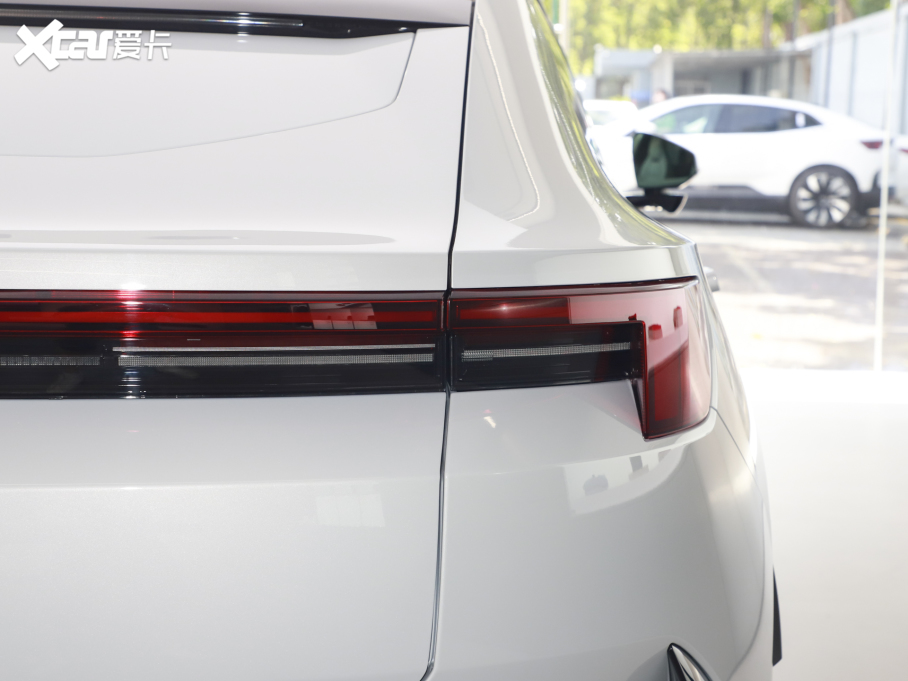 2024Polestar 4 p늙CLmPLUS