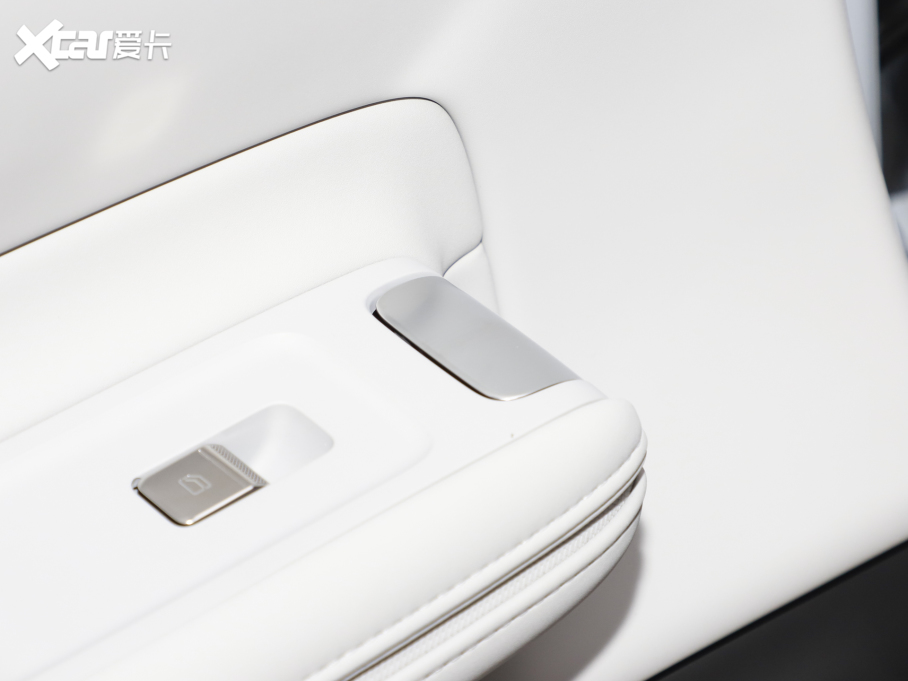 2024Polestar 4 p늙CLmPLUS