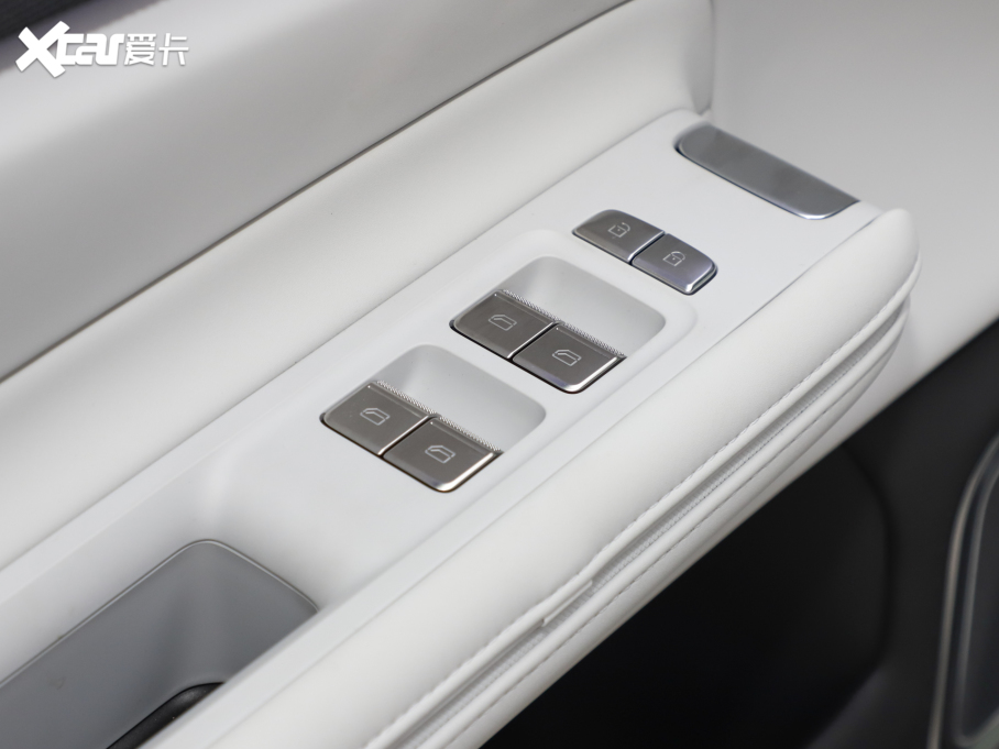 2024Polestar 4 p늙CLmPLUS