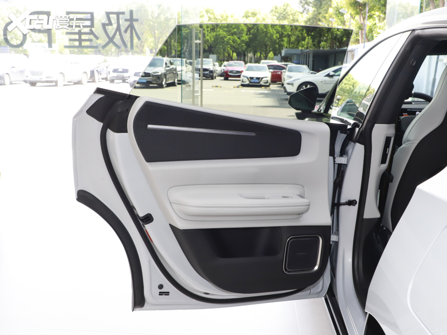 2024Polestar 4 p늙CLmPLUS