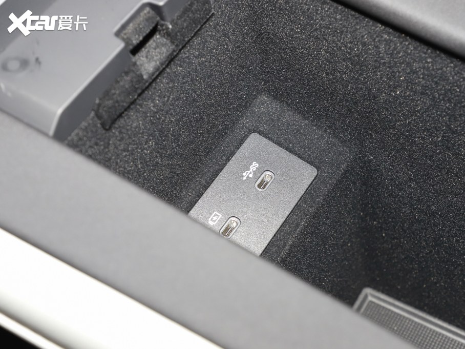 2024Polestar 4 p늙CLmPLUS