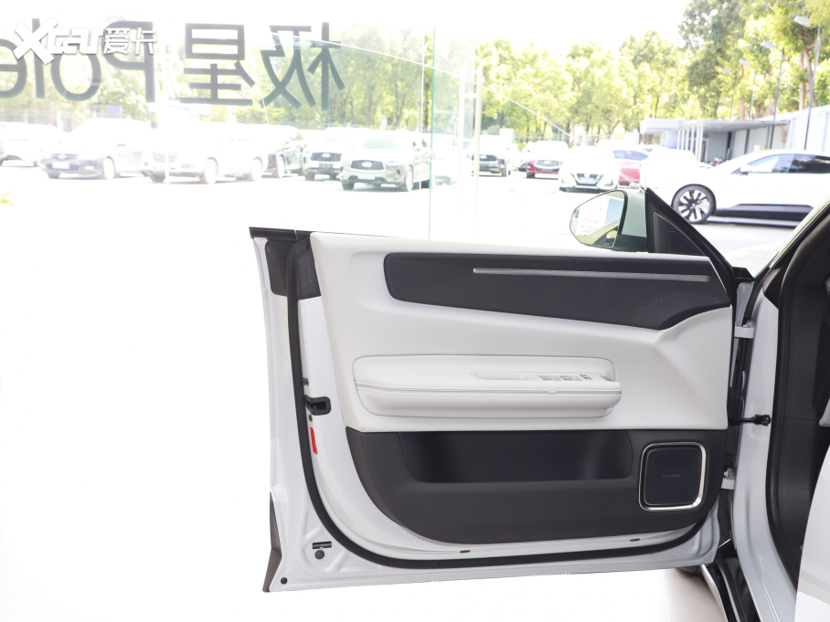 2024Polestar 4 p늙CLmPLUS