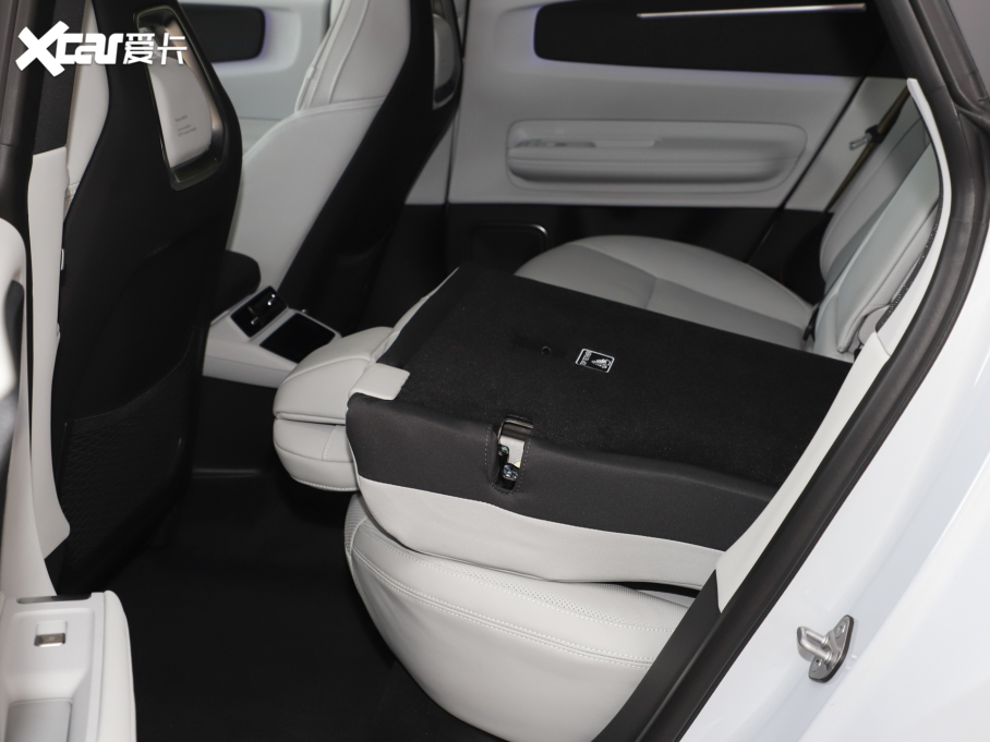 2024Polestar 4 p늙CLmPLUS