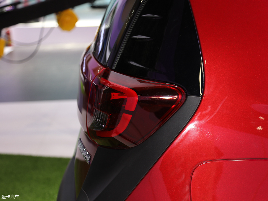 2019СΛρ СΛρ Ű 4