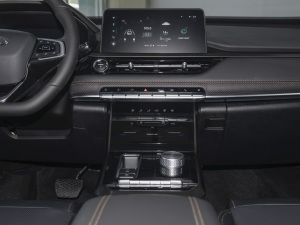 2021款虎啸版 120kW 中控台