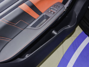 2022301km `F Ԫ ǰTg