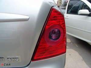 2009款2.0L 自动豪华版 尾灯