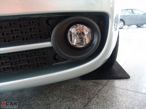 2009款2.0L 自动豪华版 前雾灯