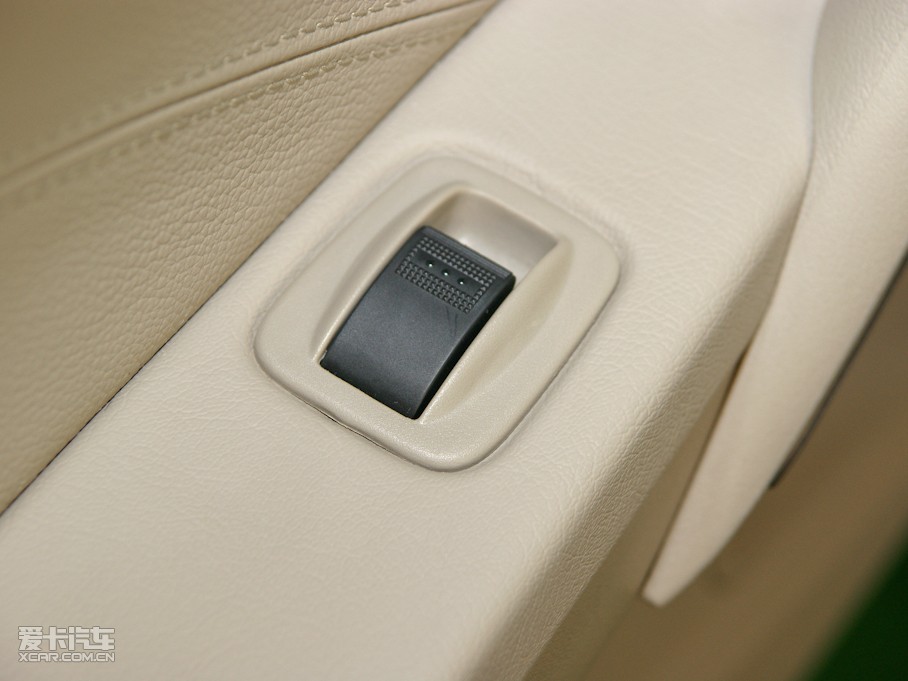 2010vB70 2.3L ԄӺA