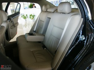 2010款2.0L 自动豪华版 空间座椅