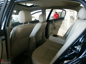 2010款2.0L 自动豪华版 空间座椅