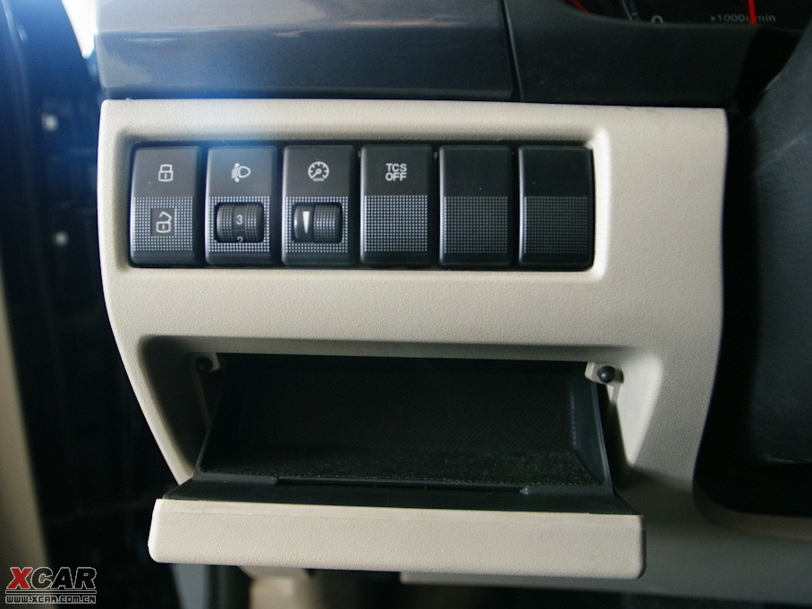 2010vB70 2.0L ԄӺA