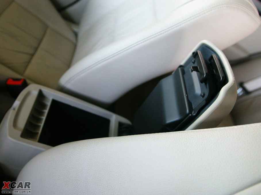 2010vB70 2.0L ԄӺA