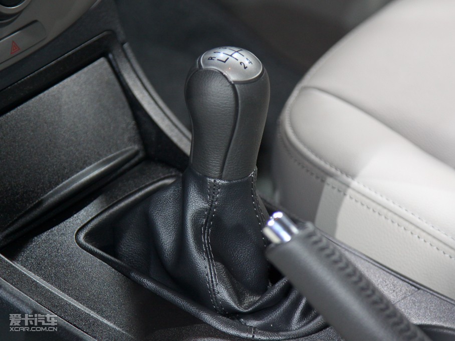 2011��vB50 1.6L �ք����F��