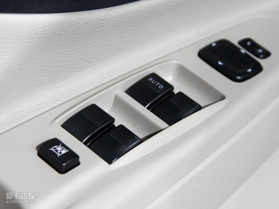 2011��vB50 1.6L �ք����F��