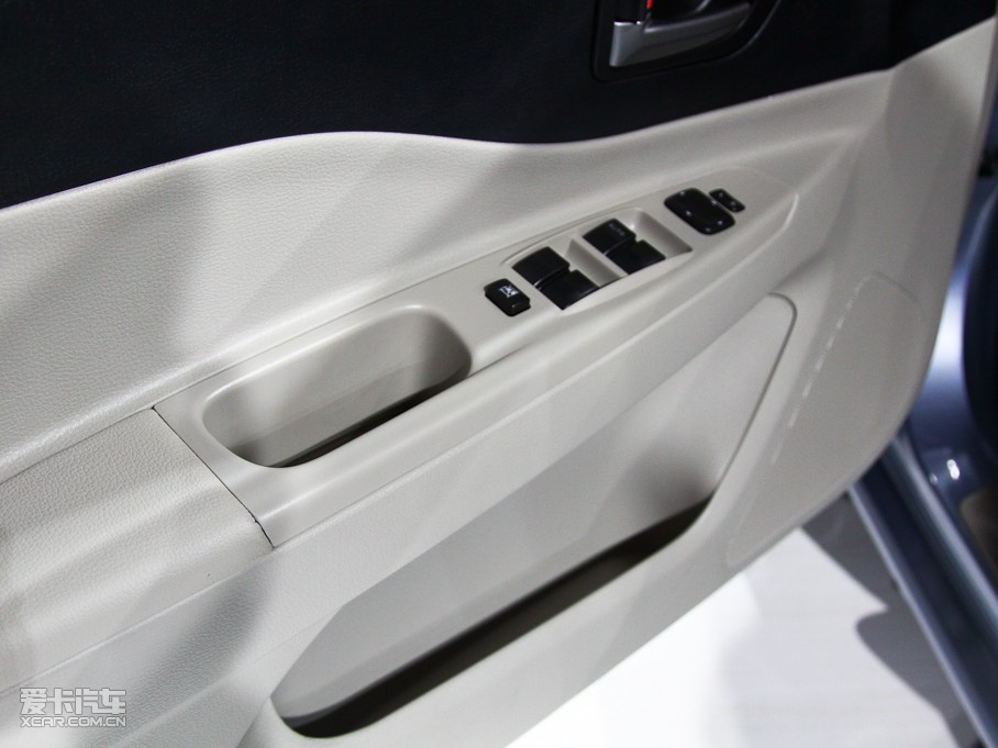 2011��vB50 1.6L �ք����F��