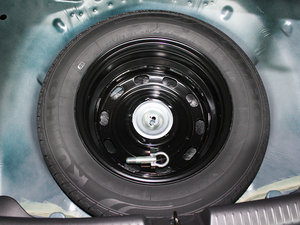 2011款1.6L 自动尊贵版 备胎