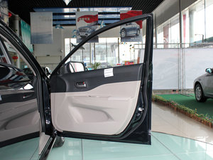 2011款1.6L 自动尊贵版 空间座椅