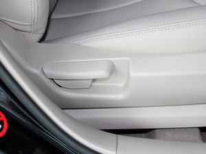 2011款1.6L 自动尊贵版 空间座椅