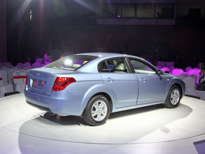2011款1.6L 手动尊贵版 整体外观