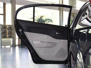 2011款1.6L 自动舒适版 空间座椅