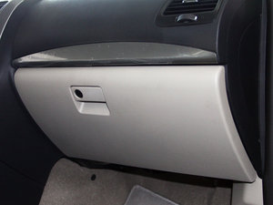 2011款1.6L 自动舒适版 空间座椅