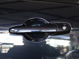 2011款1.6L 自动舒适版 主驾门拉手