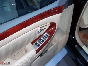 2009款红旗盛世 主驾车窗控制区	