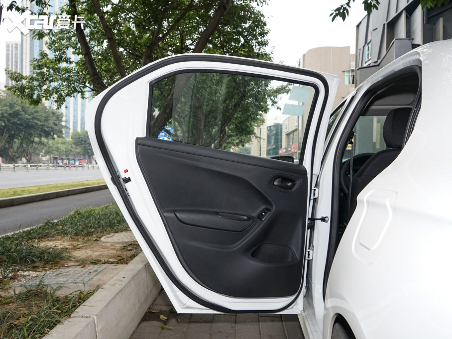 2021e Ԫ ք(dng) 300km