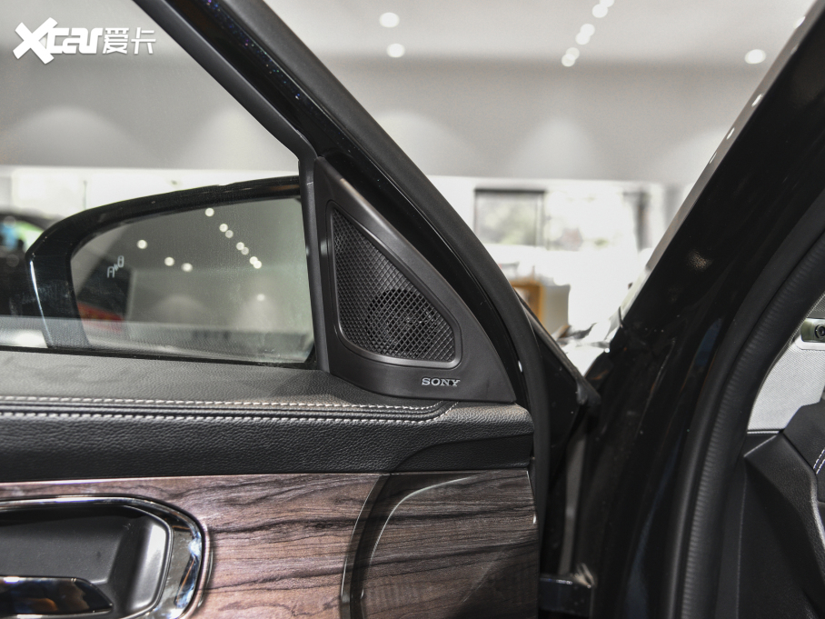 2021; 390T (q)Lm(x)