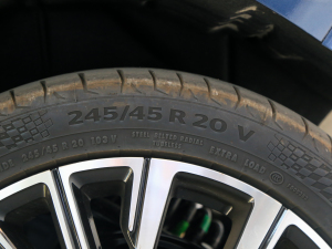 2021400T (q)Pro 7 ݆̥ߴ