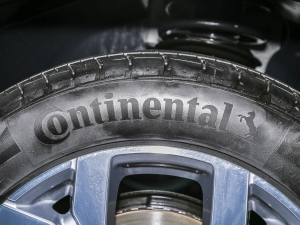 2021400T ҫPro 7 ݆̥Ʒ