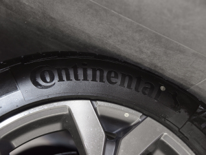 2021400T (q)ҫPro 7 ݆̥Ʒ