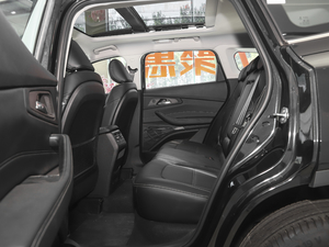 2020款TX 1.6T 两驱星尚版 后排空间