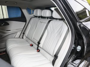 2023款400T 四驱奢享版 后排座椅